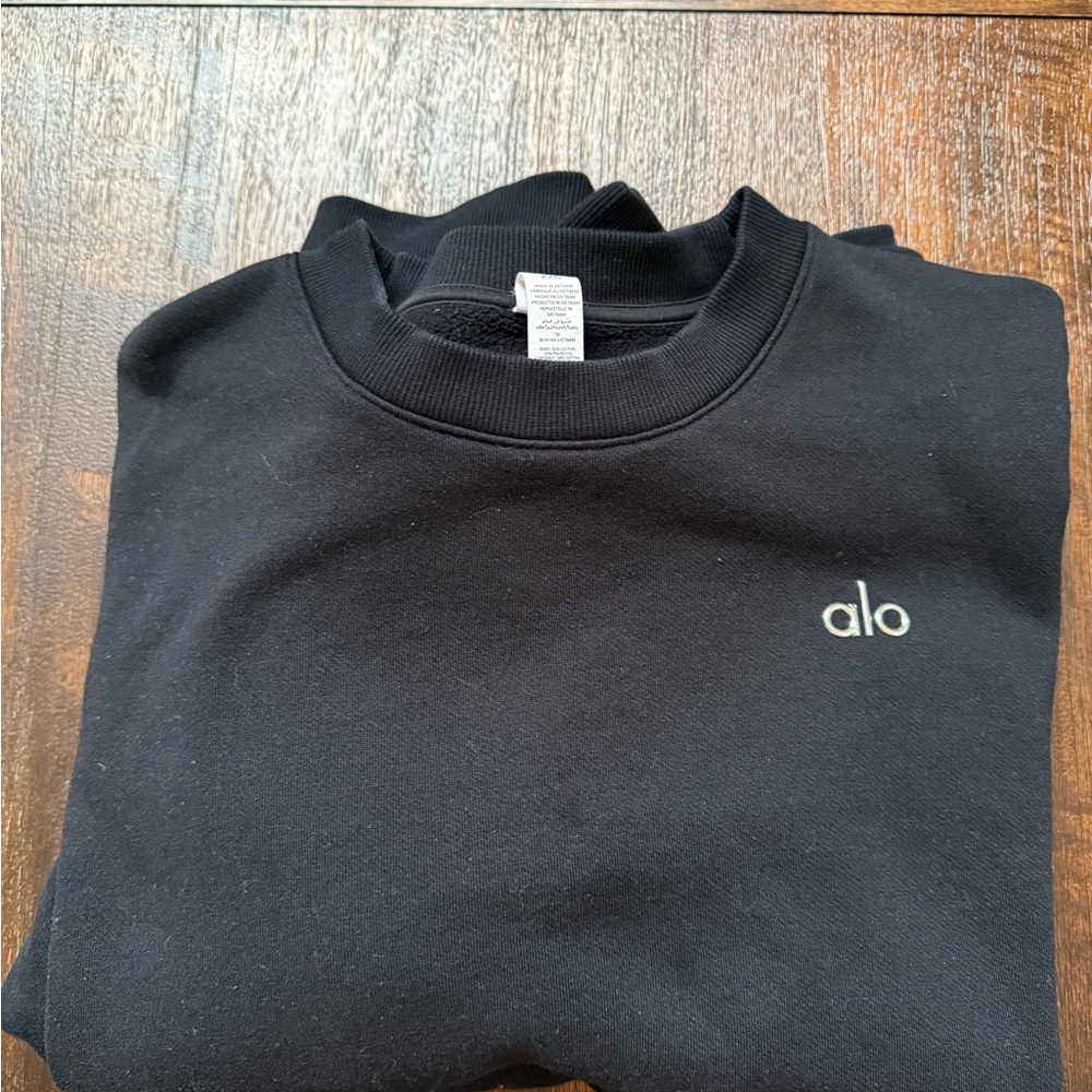 ALO Yoga Unisex Black Sweater